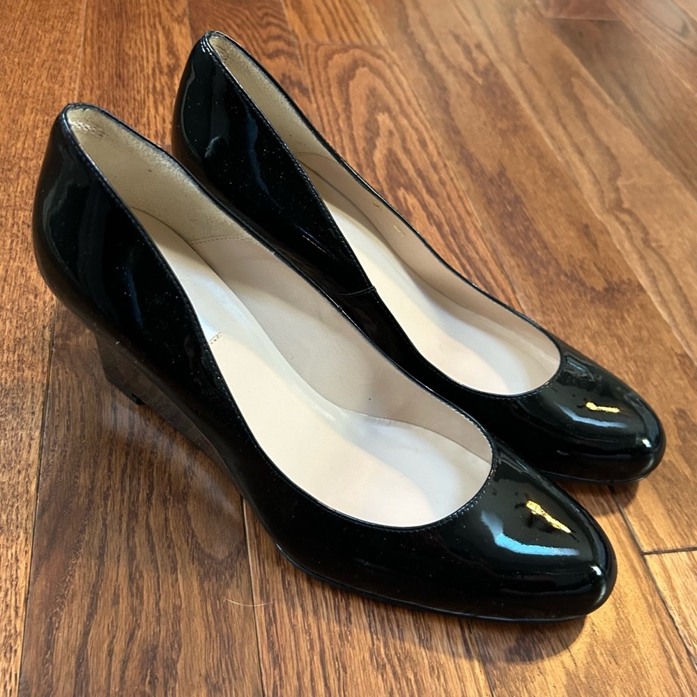 NEW! L.K.Bennett Zahara black patent leather wedge pumps tortoiseshell heel 40.5 - Picture 3 of 9